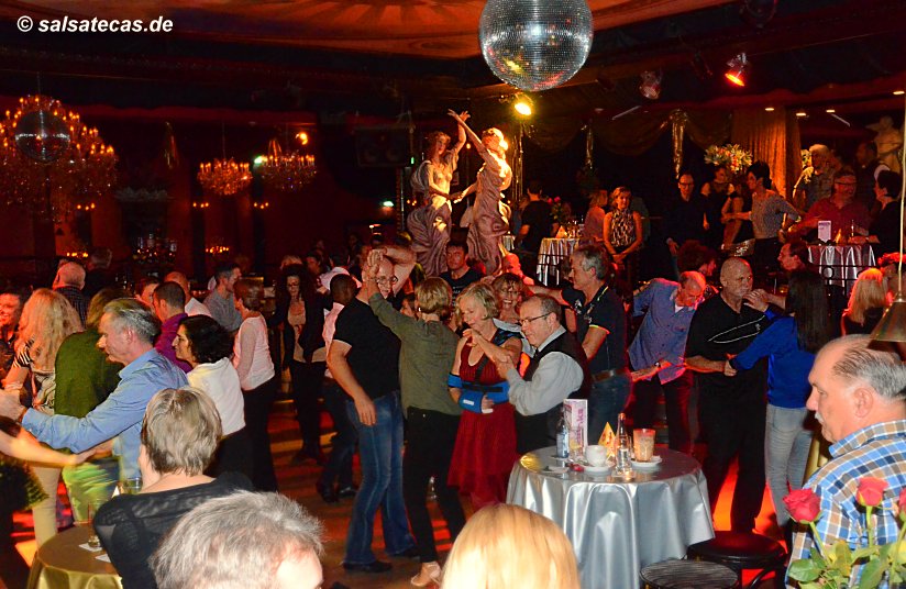 Salsa im Prater Bochum mit DJane Susanne