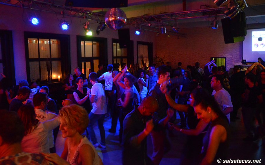 Salsa im Gleiswerk, Bahnhof Benrath, Düsseldorf