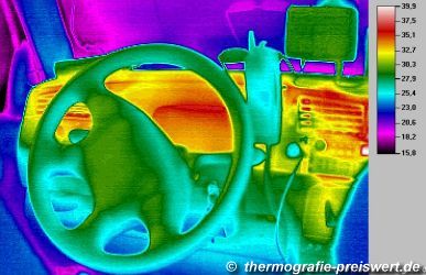 Thermographie / W&auml;rmebild: Cockpit eines vW Golf 3