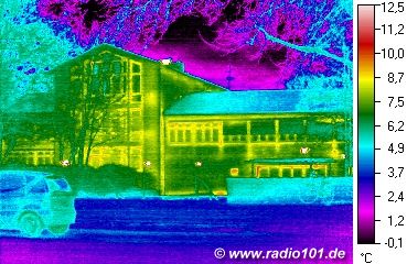 Geb�udethermographie: W�rmebildaufnahme eines Hauses in D&uuml;sseldorf