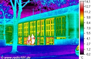 Geb�udethermographie: W�rmebildaufnahme eines Hauses in D&uuml;sseldorf